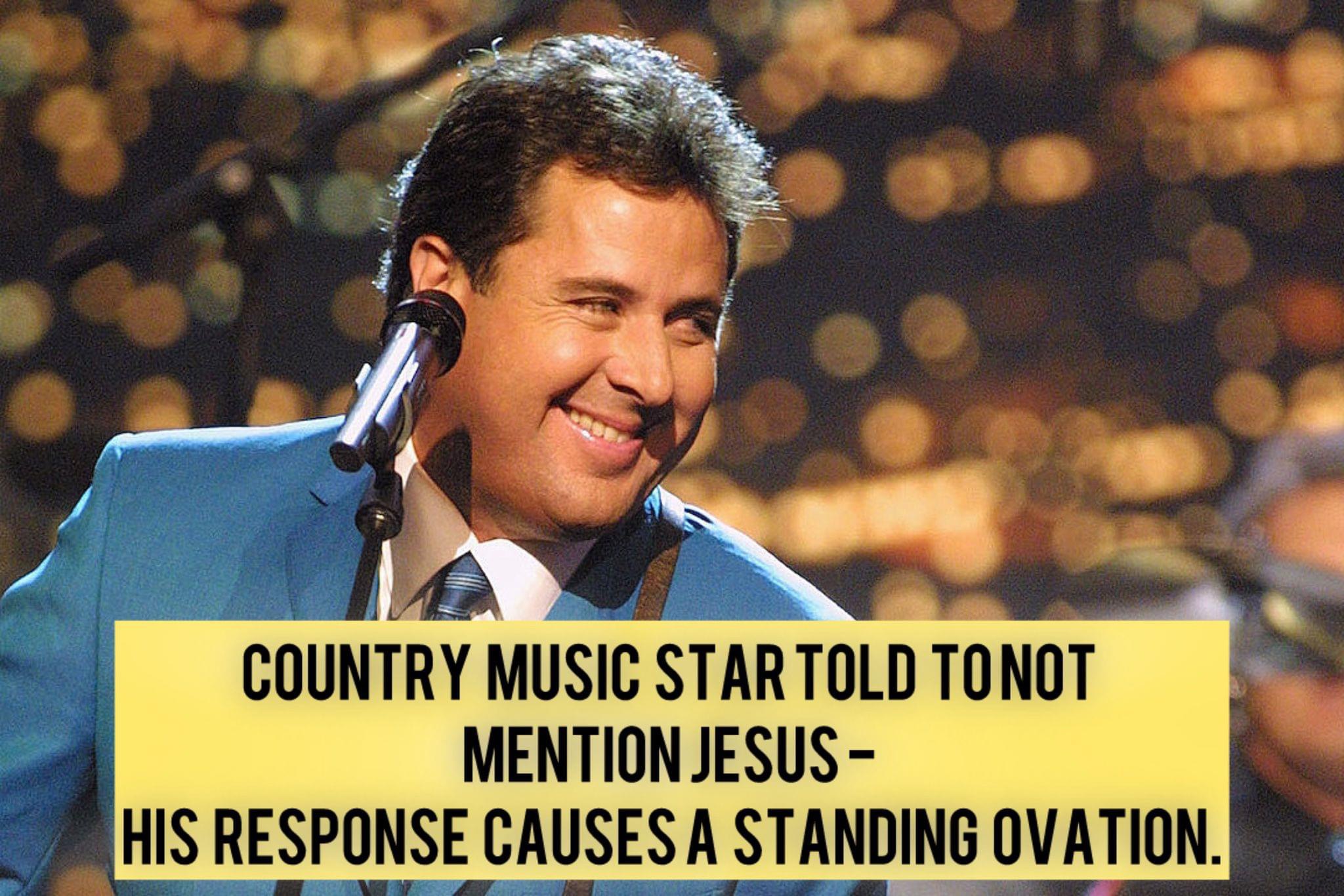 Country music star told to not mention Jesus – his response causes a standing ovation