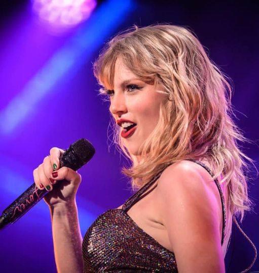 At her concert, Taylor Swift’s fans left disgusted.What was the reason?