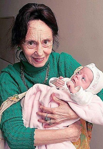 At the age of 66, the mother gave birth to her first child; this is how their lives are now.